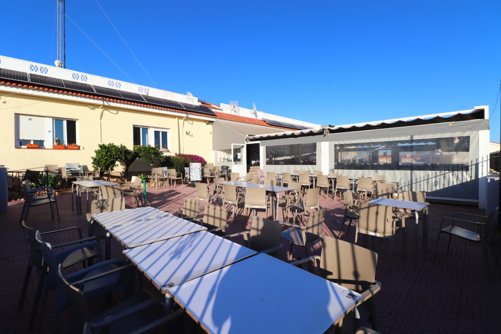 Revente - Local commercial -
Ciudad Quesada - Doña Pepa