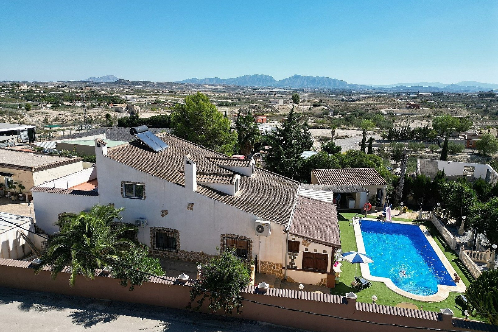 Revente - Local commercial -
Fortuna