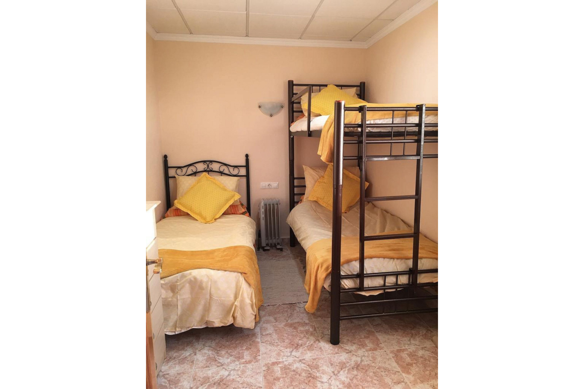 Revente - Local commercial -
Fortuna