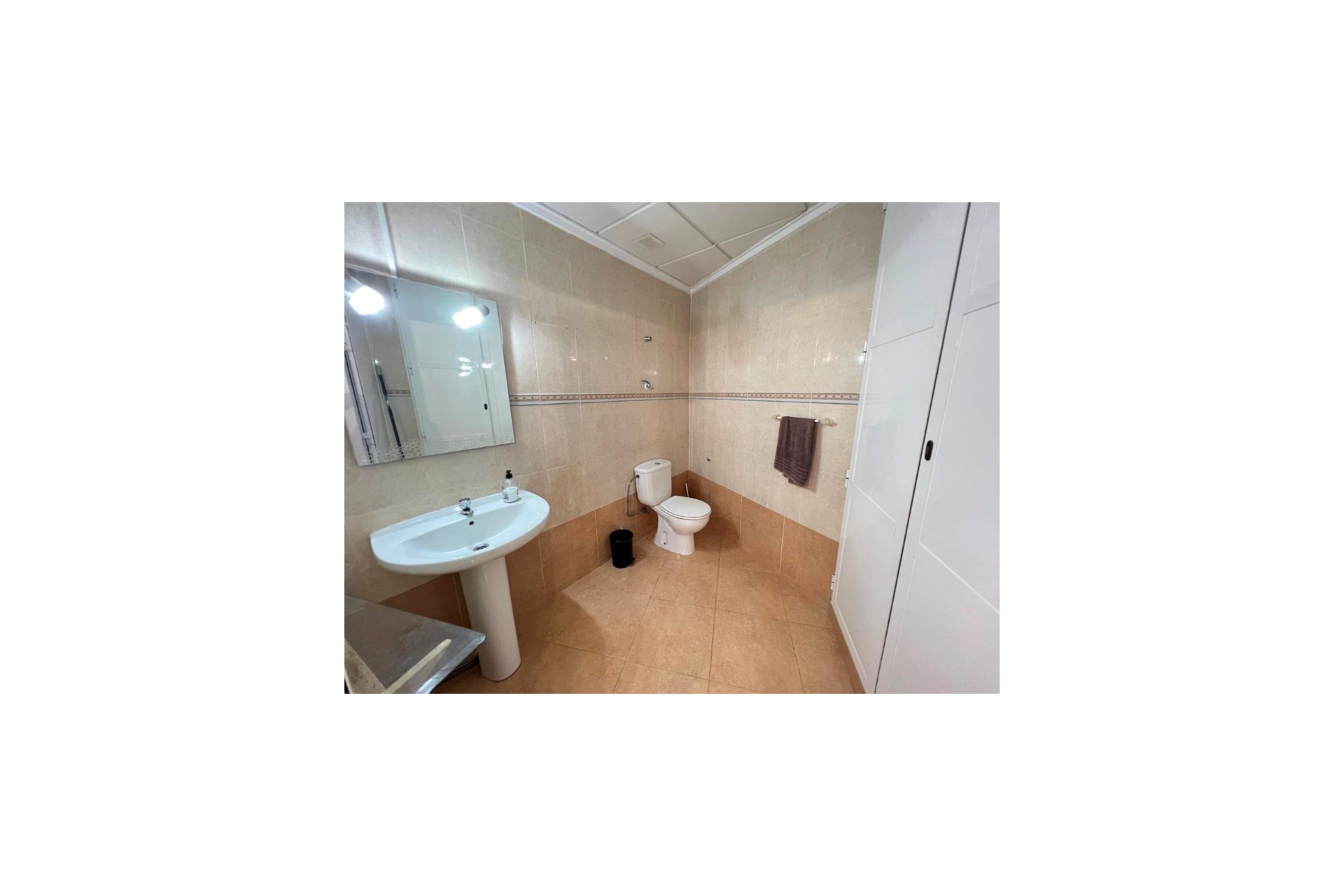 Revente - Local commercial -
Guardamar del Segura - Guardamar