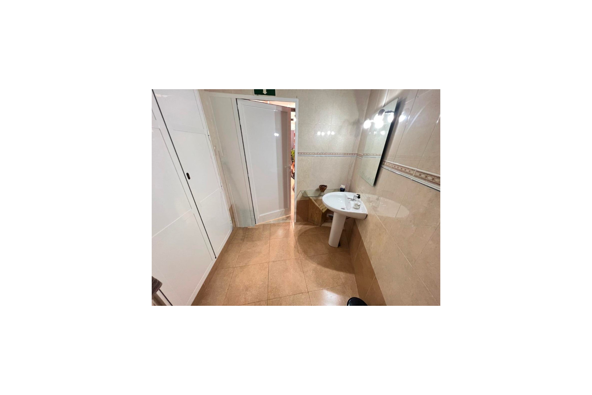 Revente - Local commercial -
Guardamar del Segura - Guardamar