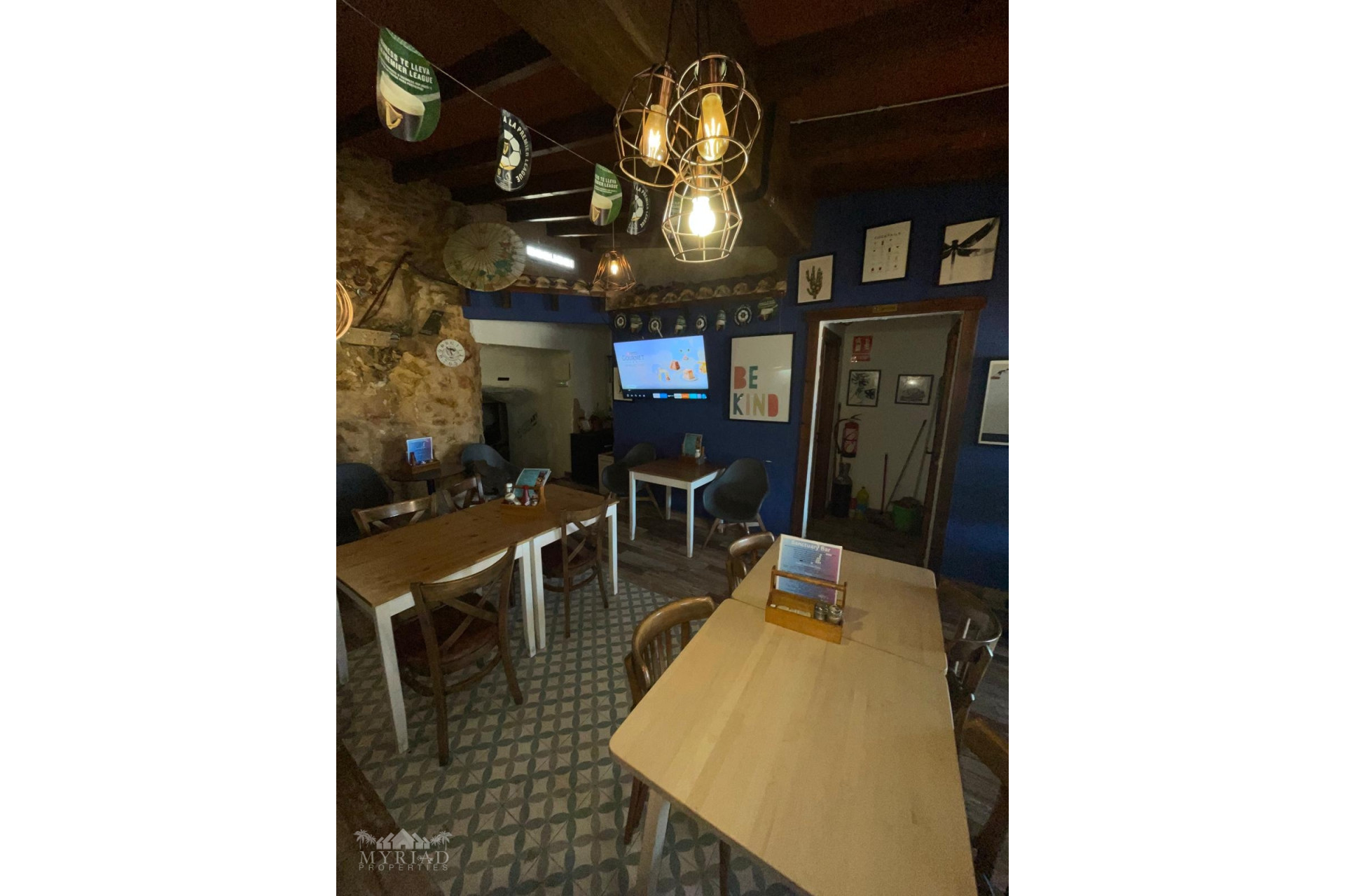 Revente - Local commercial -
Pinoso - Pinoso Alicante