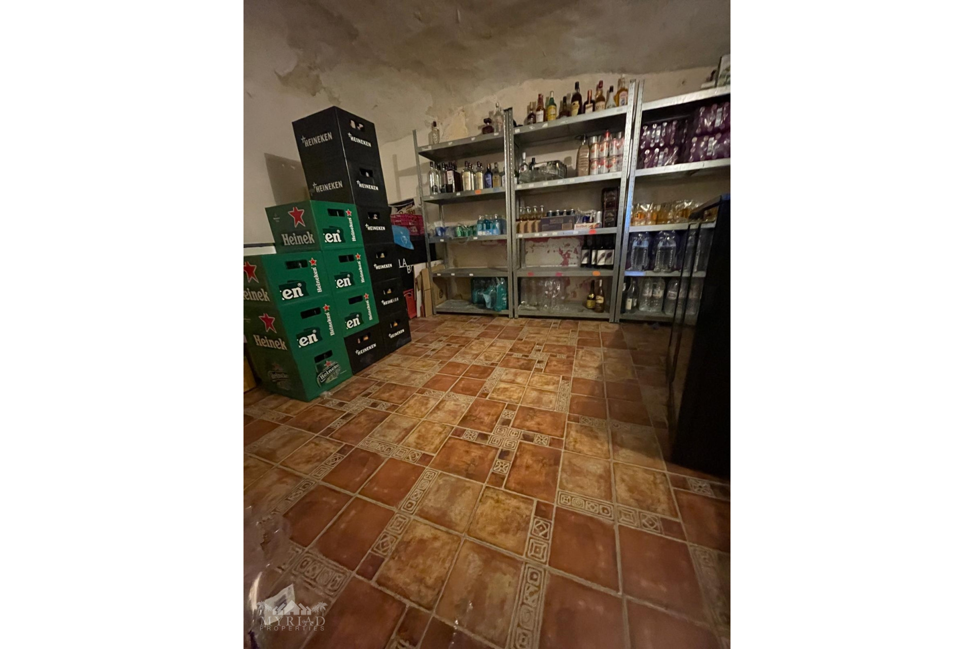 Revente - Local commercial -
Pinoso - Pinoso Alicante