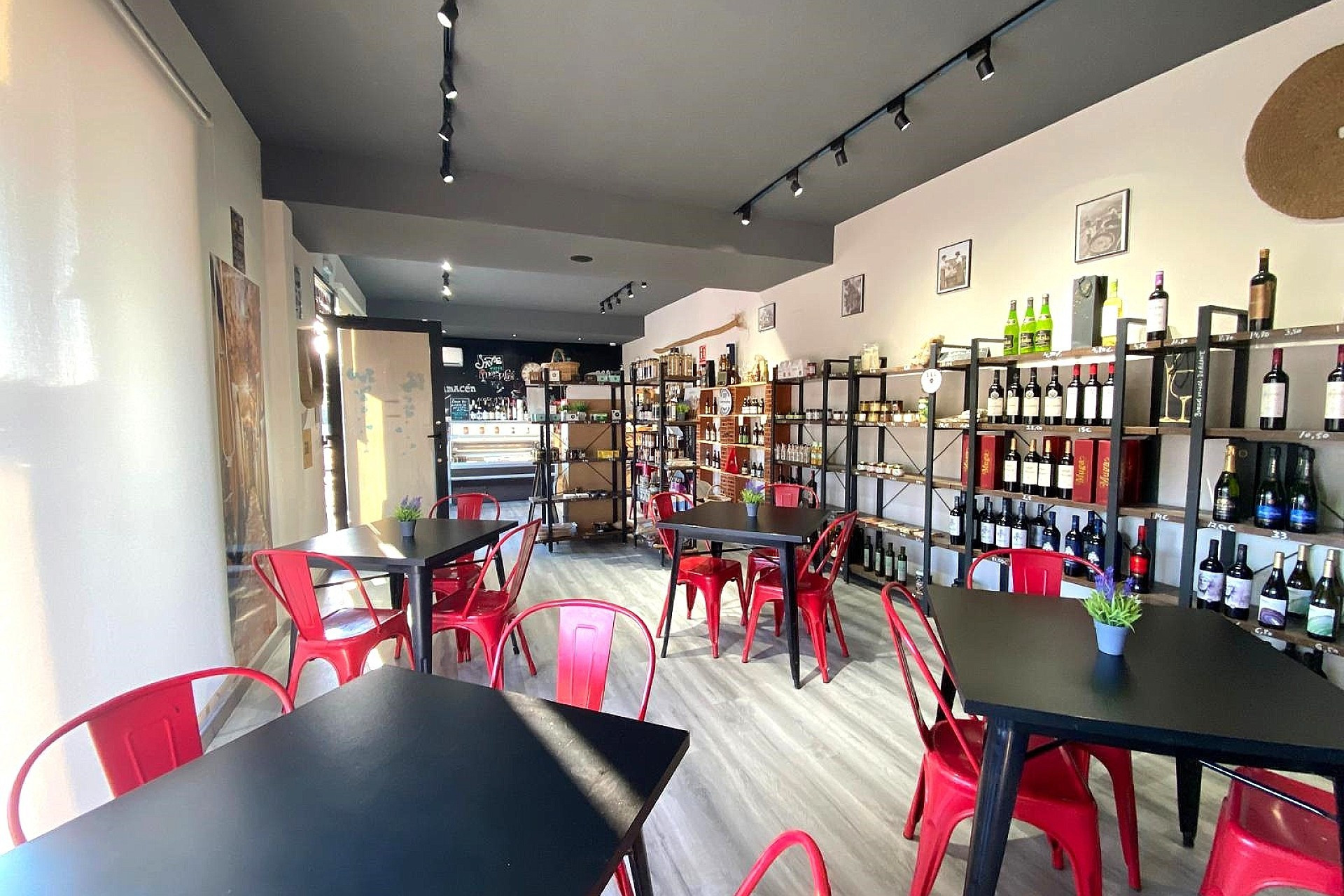 Revente - Local commercial -
Pinoso