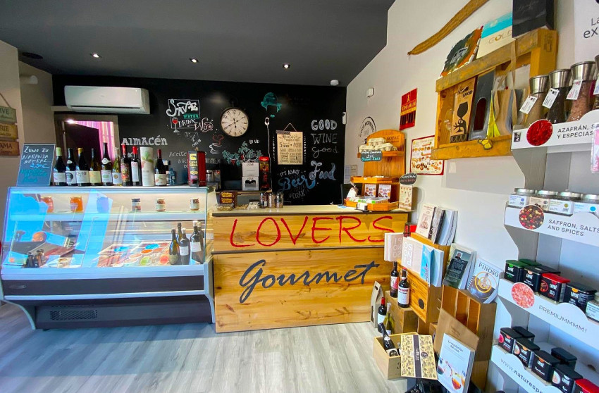 Revente - Local commercial -
Pinoso