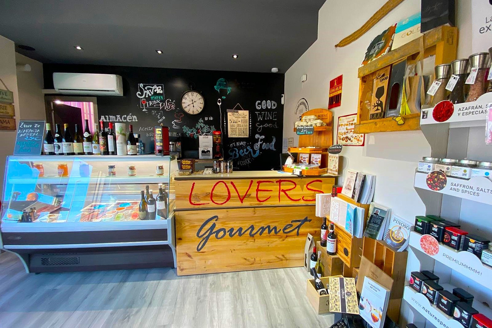 Revente - Local commercial -
Pinoso