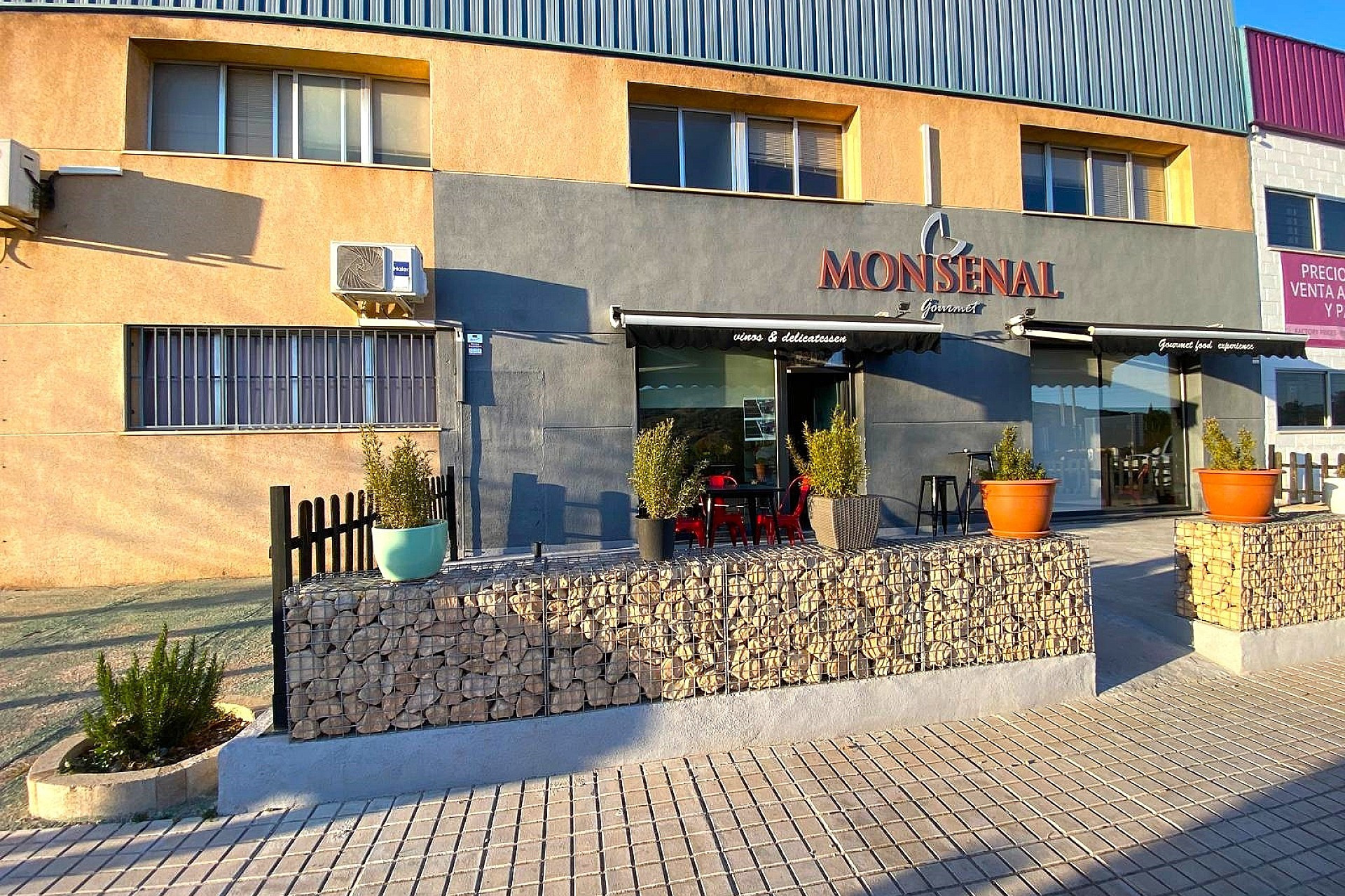 Revente - Local commercial -
Pinoso