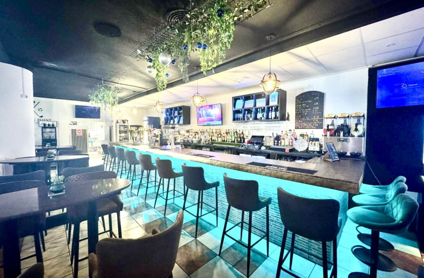 Revente - Local commercial -
San Miguel de Salinas