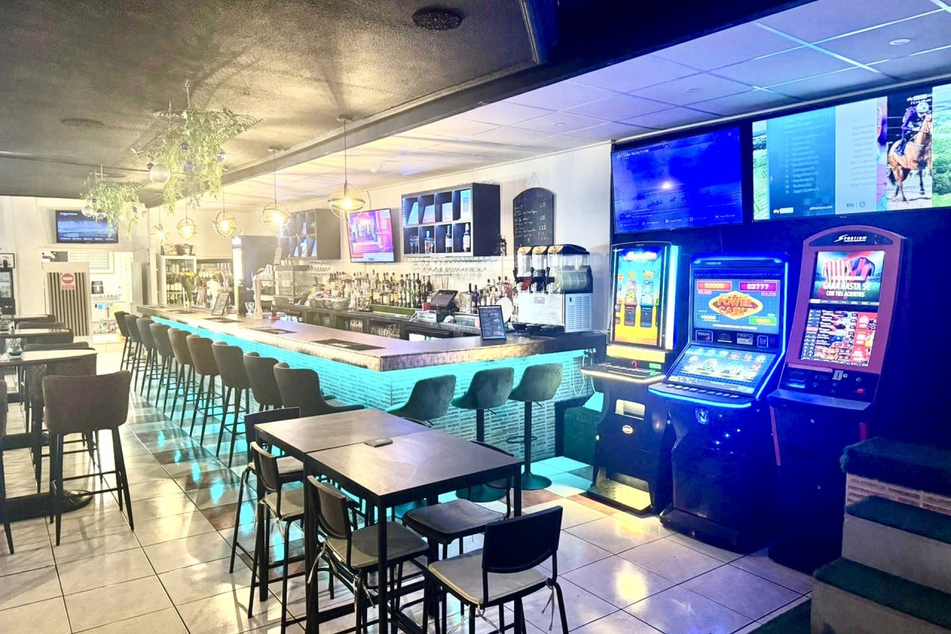 Revente - Local commercial -
San Miguel de Salinas