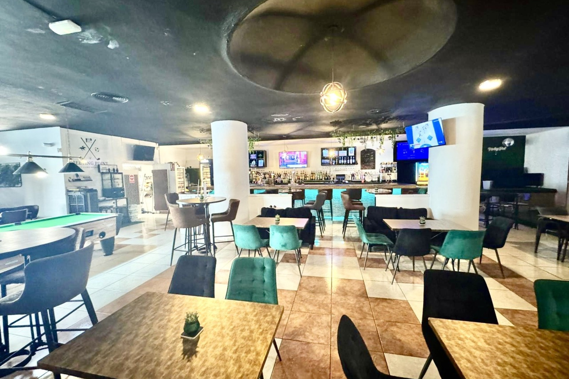 Revente - Local commercial -
San Miguel de Salinas