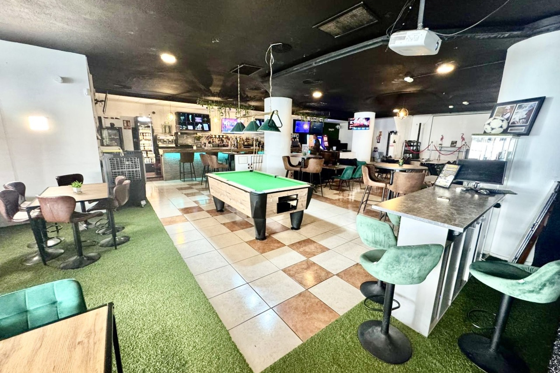 Revente - Local commercial -
San Miguel de Salinas