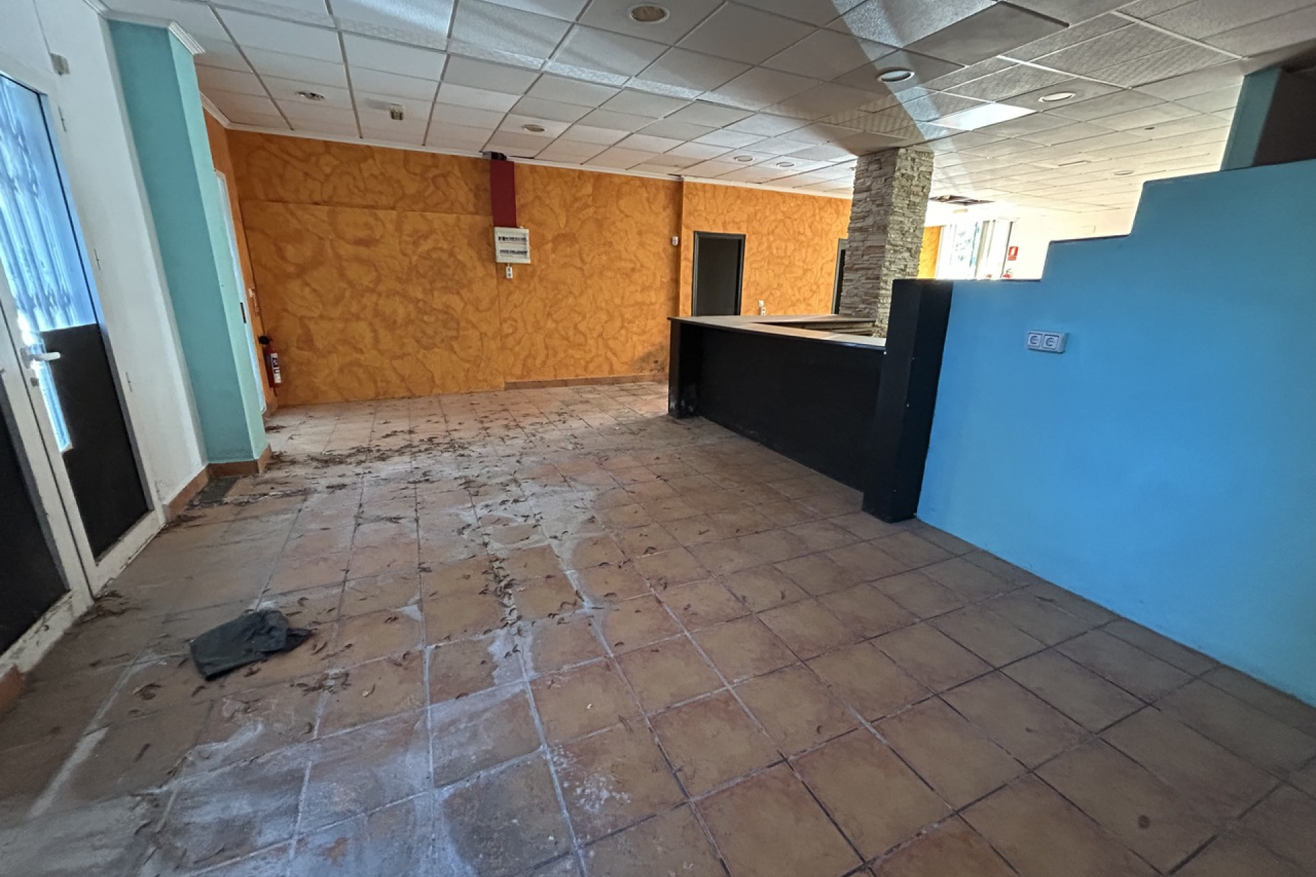 Revente - Local commercial -
Villamartín