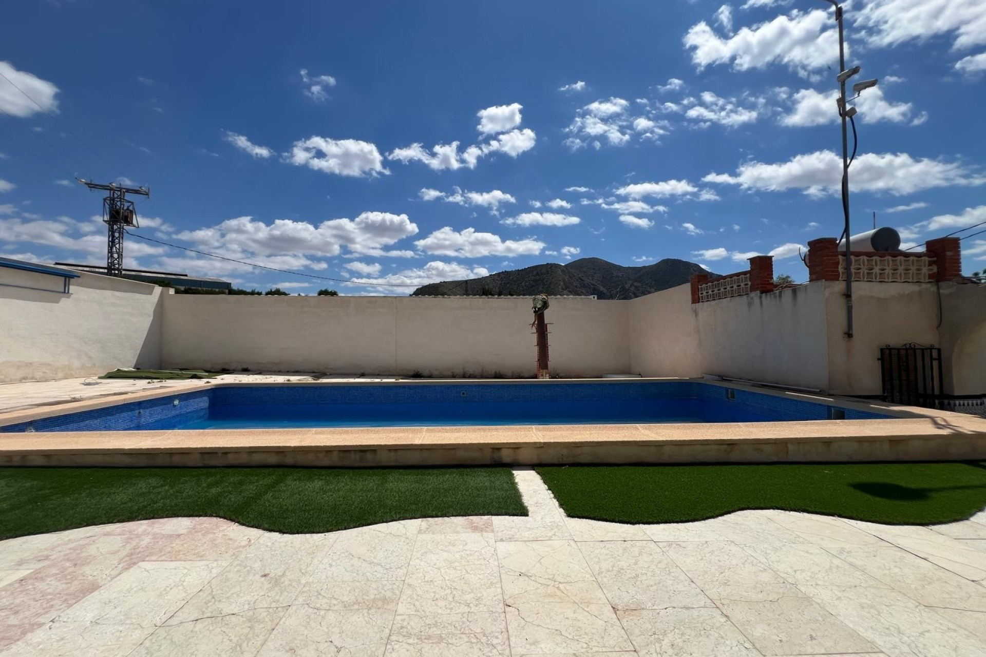Revente - Maison de campagne -
Algueña - Inland
