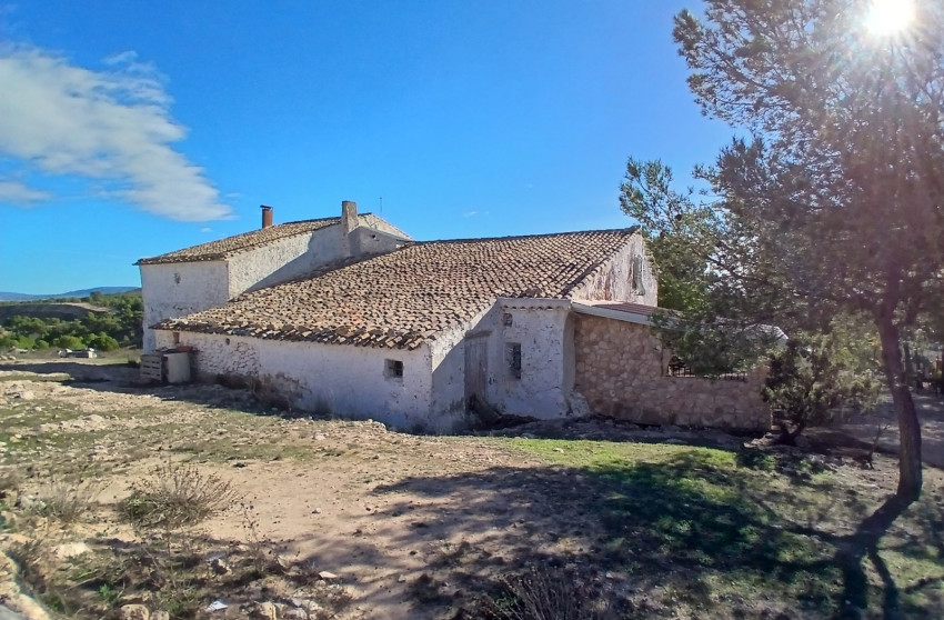 Revente - Maison de campagne -
Caudete