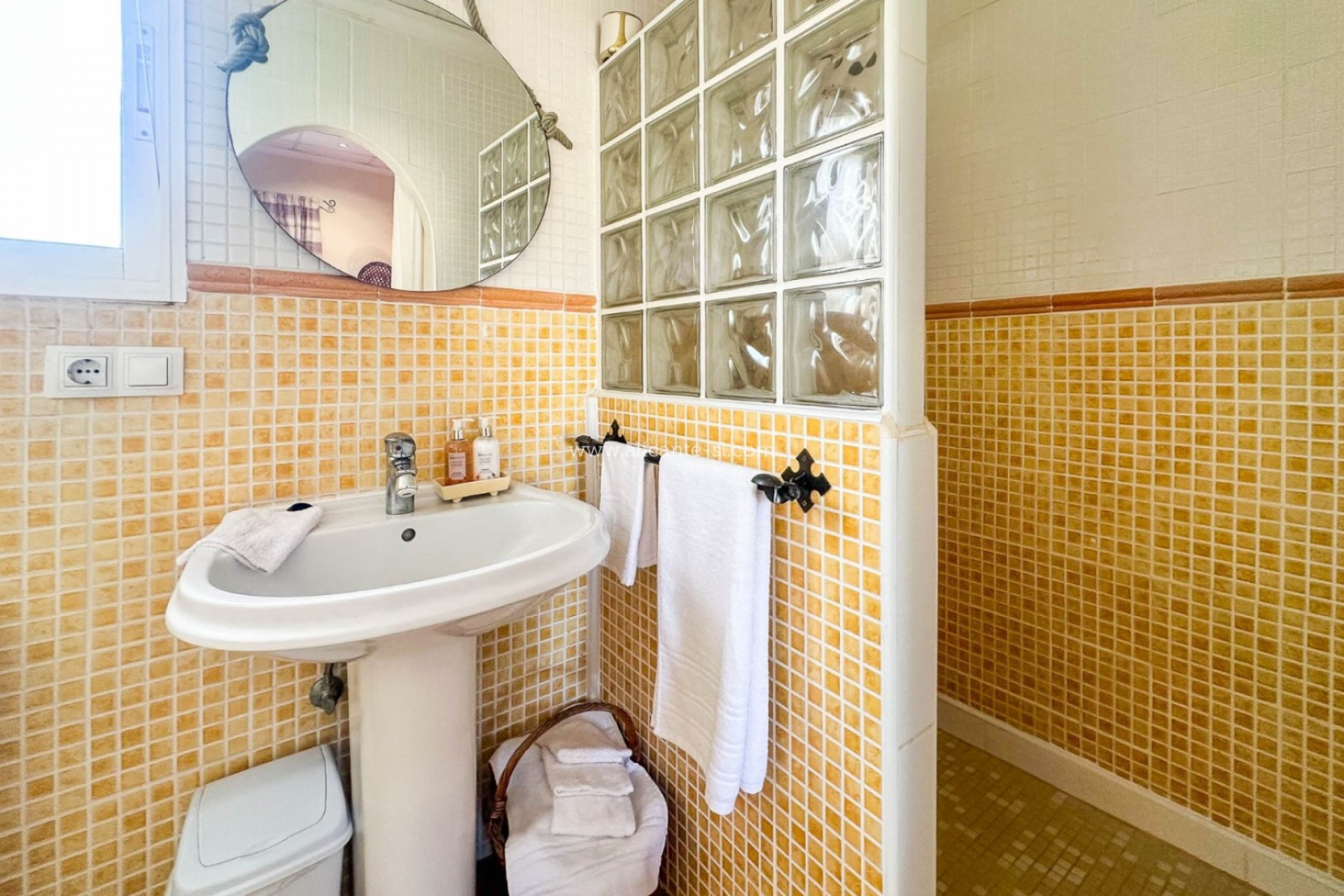 Revente - Maison de campagne -
Hondón de las Nieves - HONDON DE LAS NIEVES