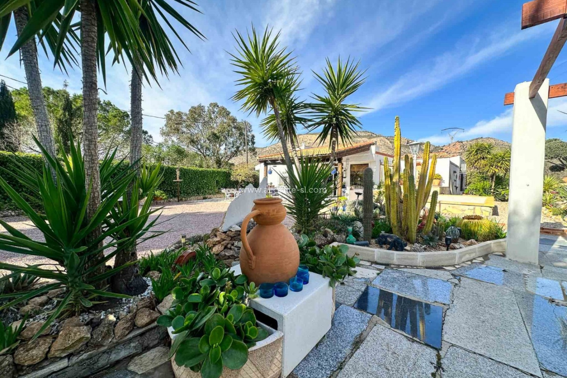 Revente - Maison de campagne -
Hondón de las Nieves - HONDON DE LAS NIEVES