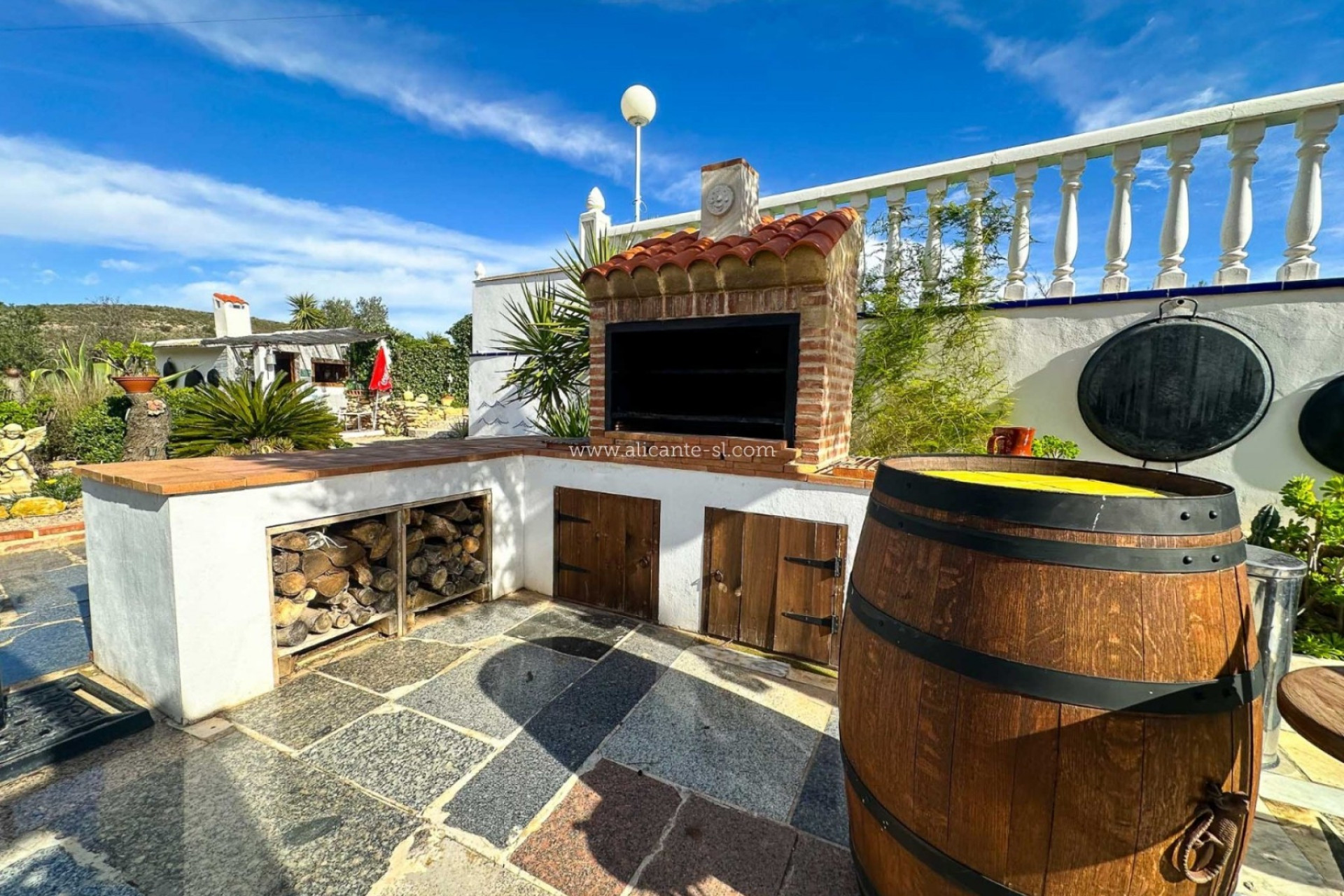 Revente - Maison de campagne -
Hondón de las Nieves - HONDON DE LAS NIEVES