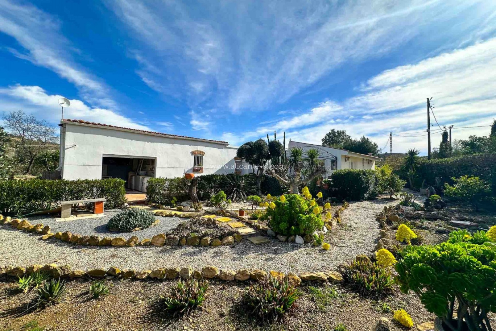 Revente - Maison de campagne -
Hondón de las Nieves - HONDON DE LAS NIEVES