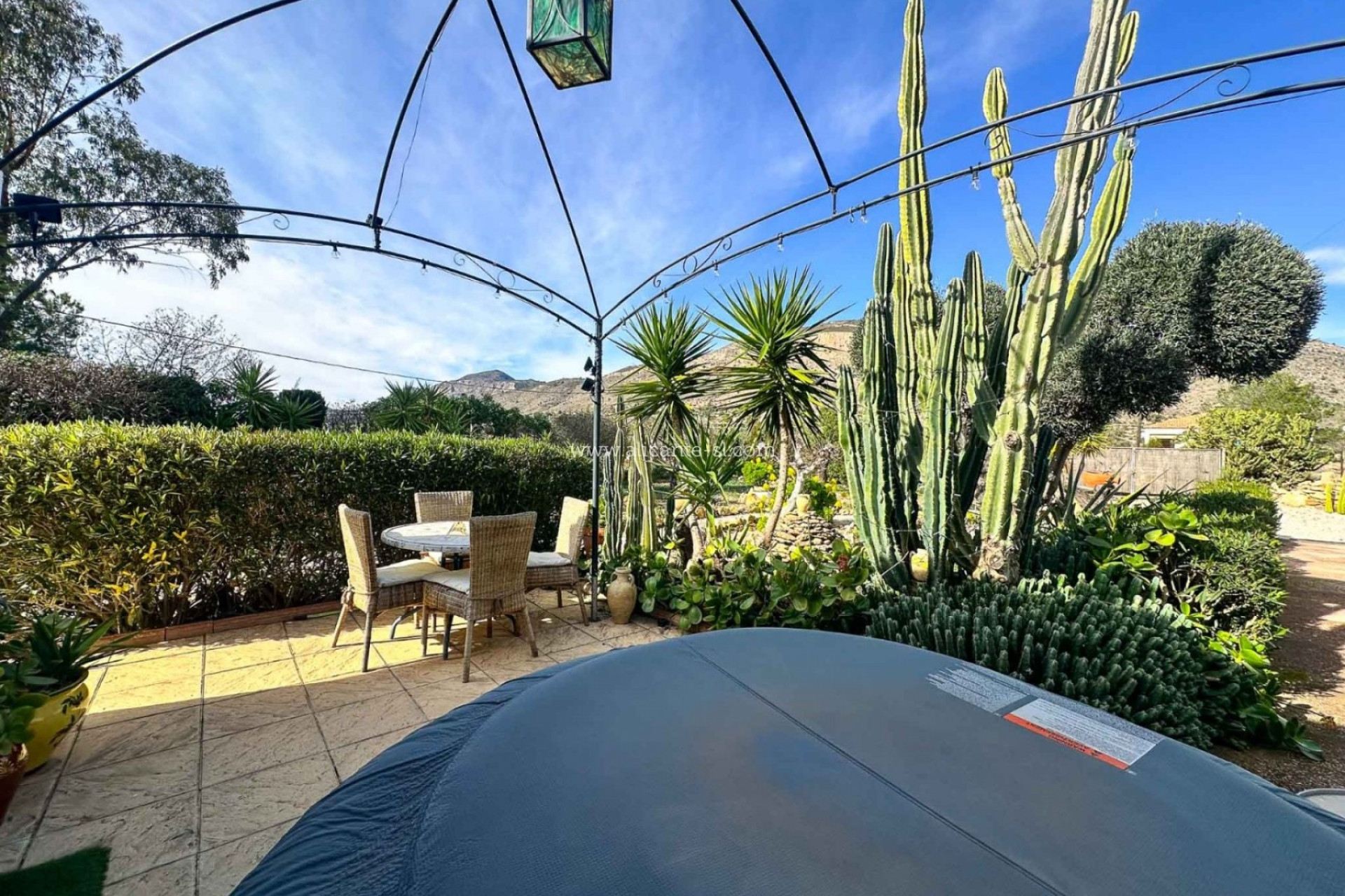 Revente - Maison de campagne -
Hondón de las Nieves - HONDON DE LAS NIEVES