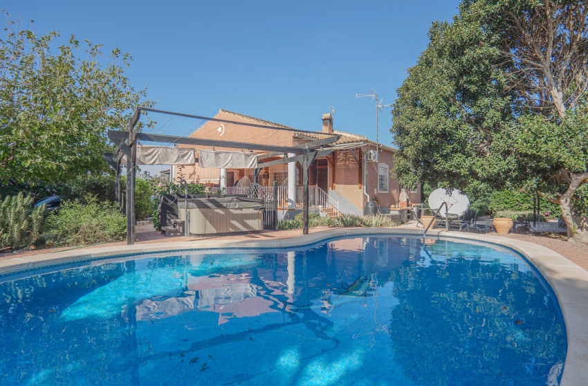 Revente - Maison de campagne -
Orihuela