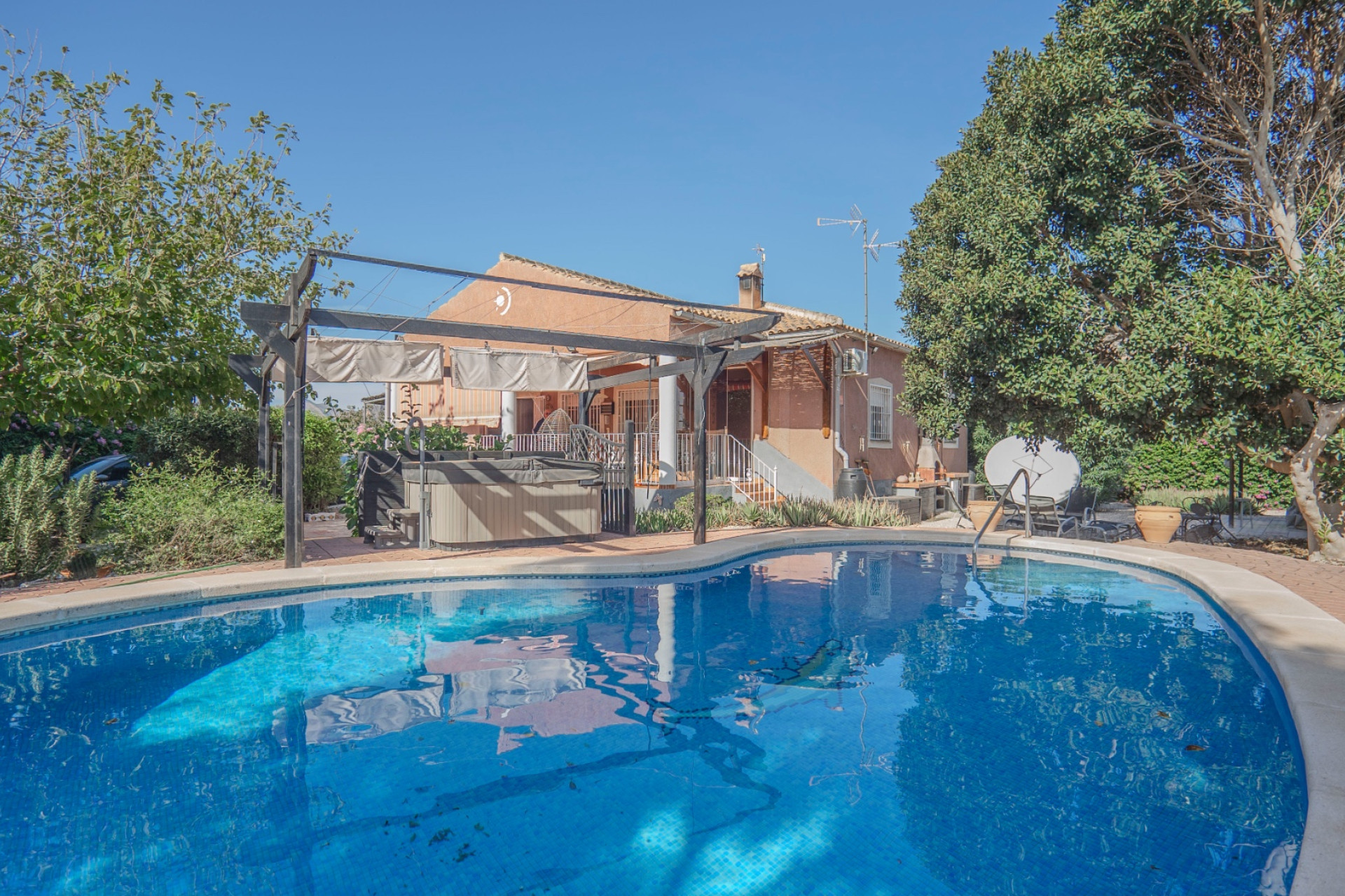 Revente - Maison de campagne -
Orihuela