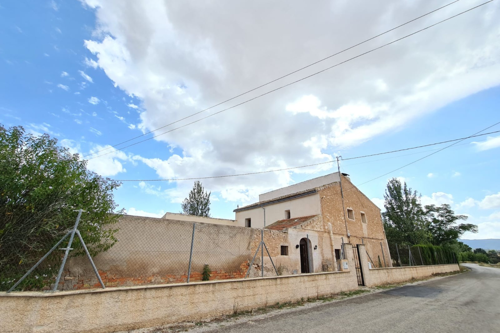 Revente - Maison de campagne -
Pinoso - PINOSO