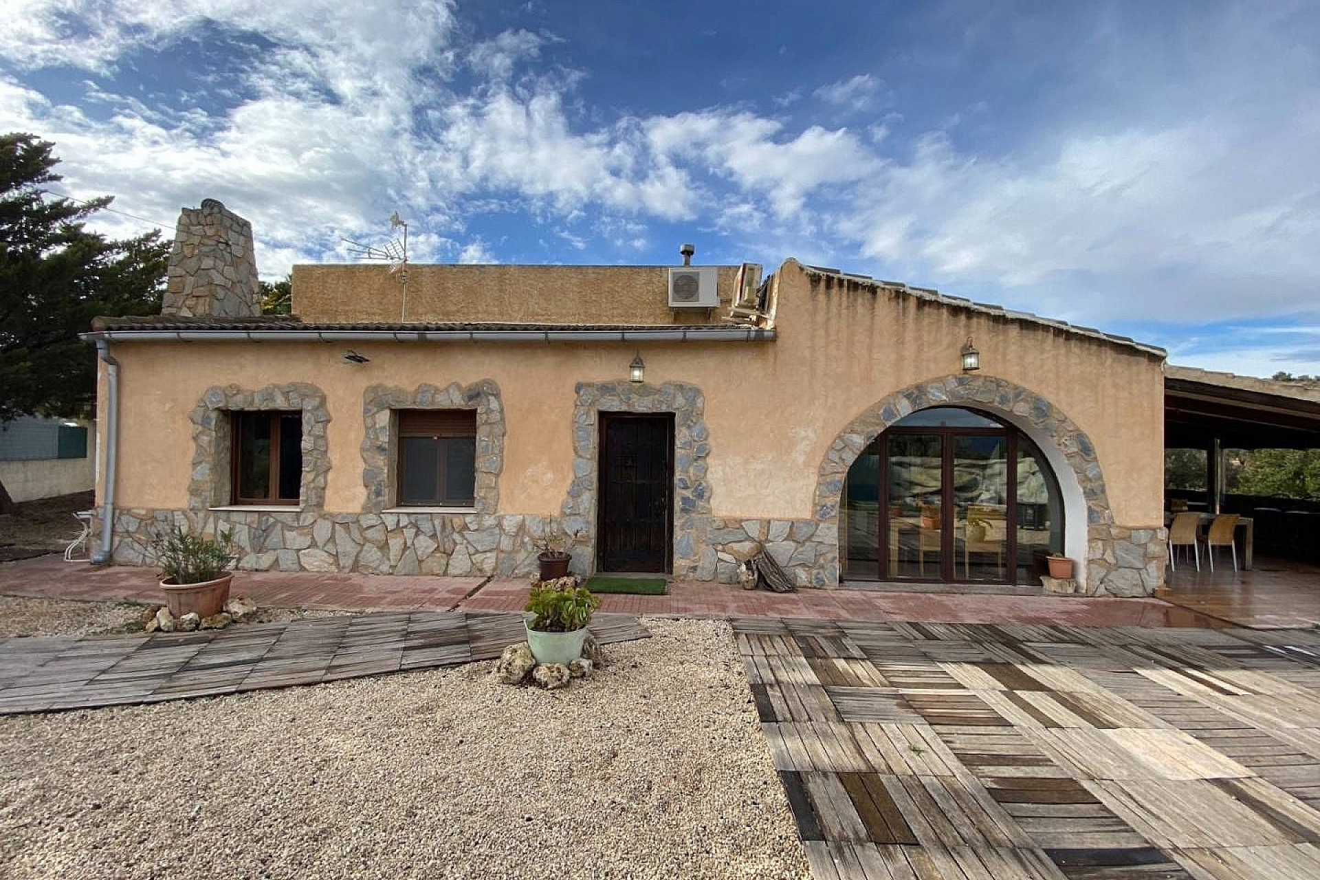 Revente - Maison de campagne -
Sax