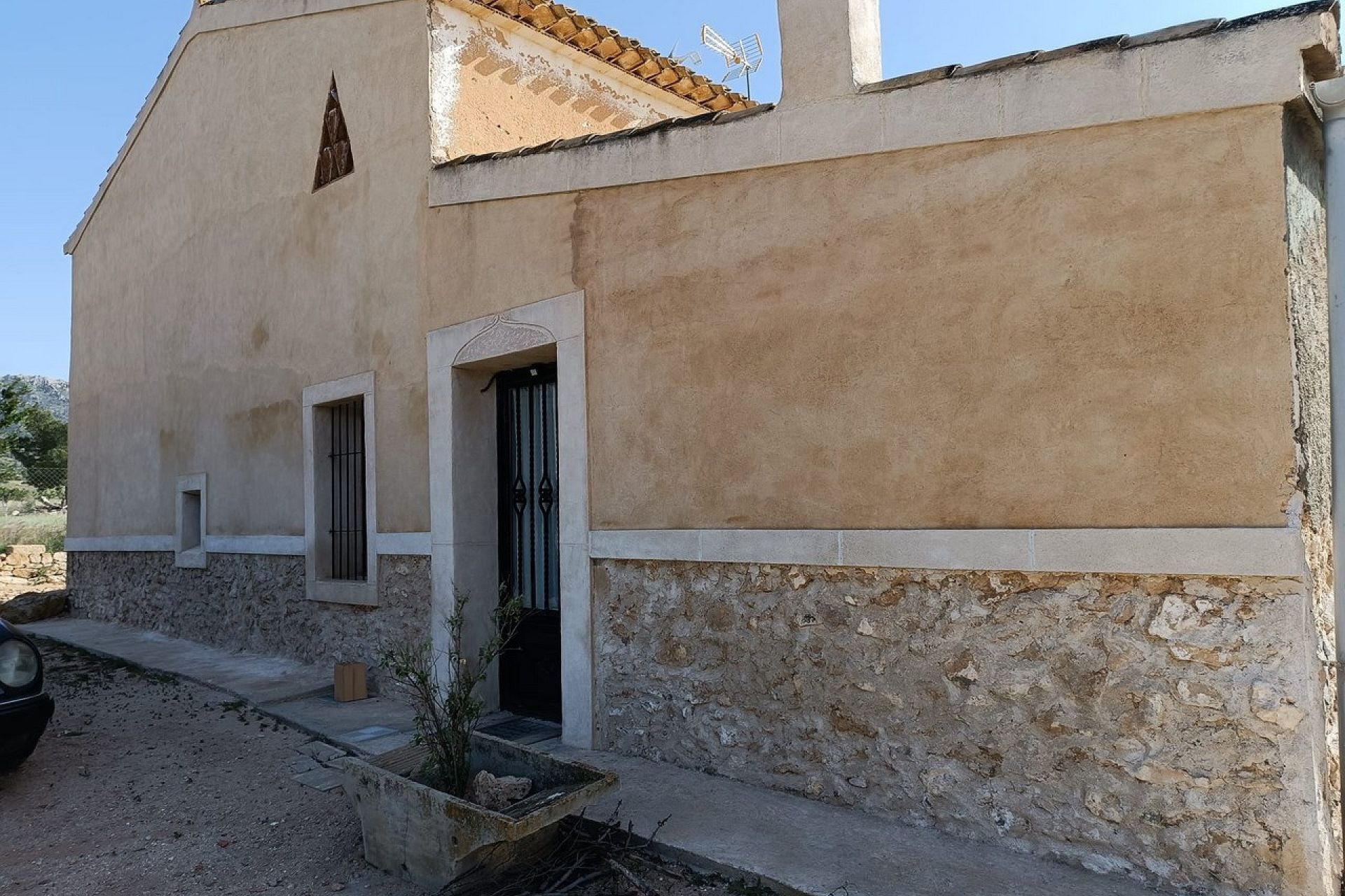 Revente - Maison de campagne -
Yecla