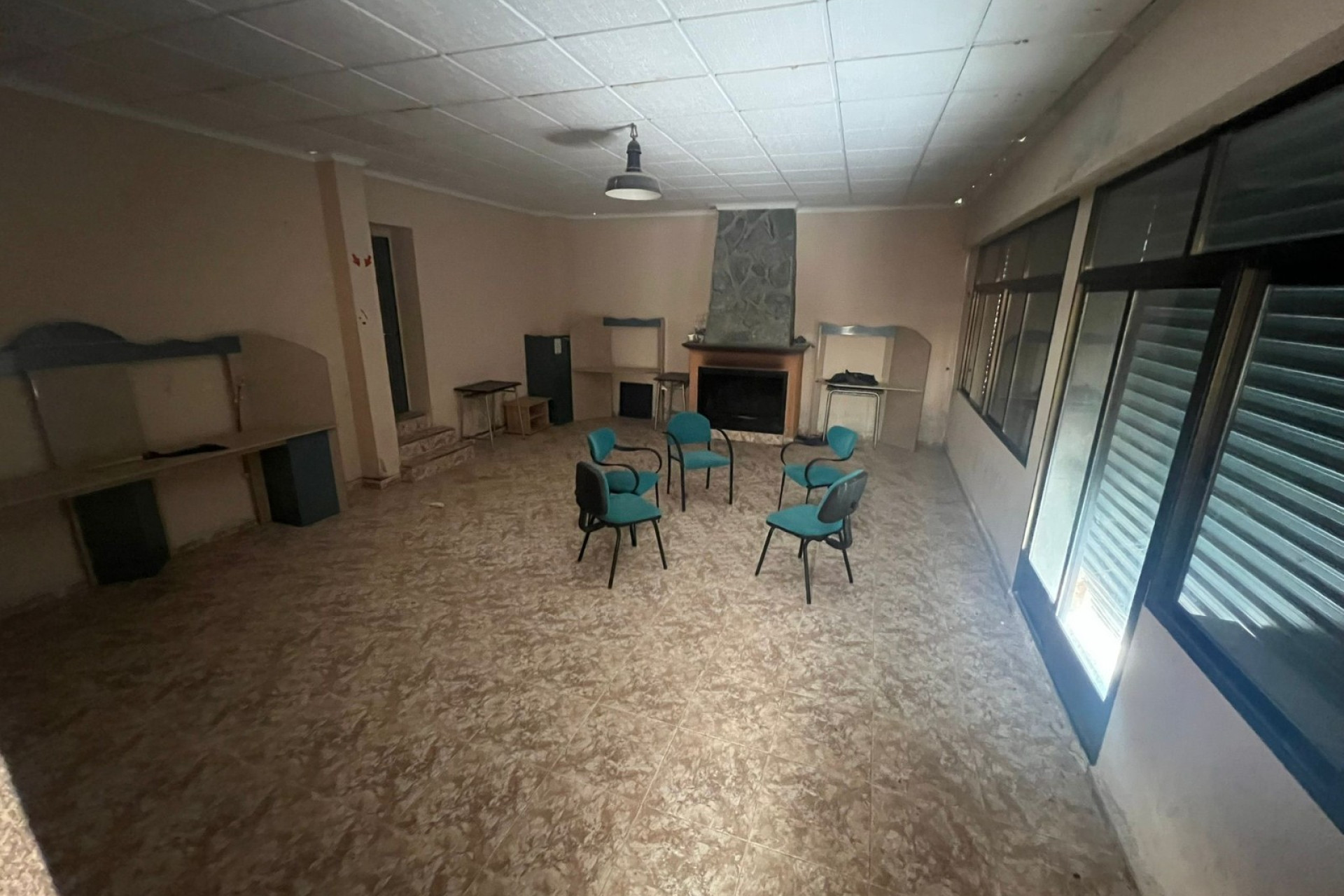 Revente - Maison de campagne -
Yecla