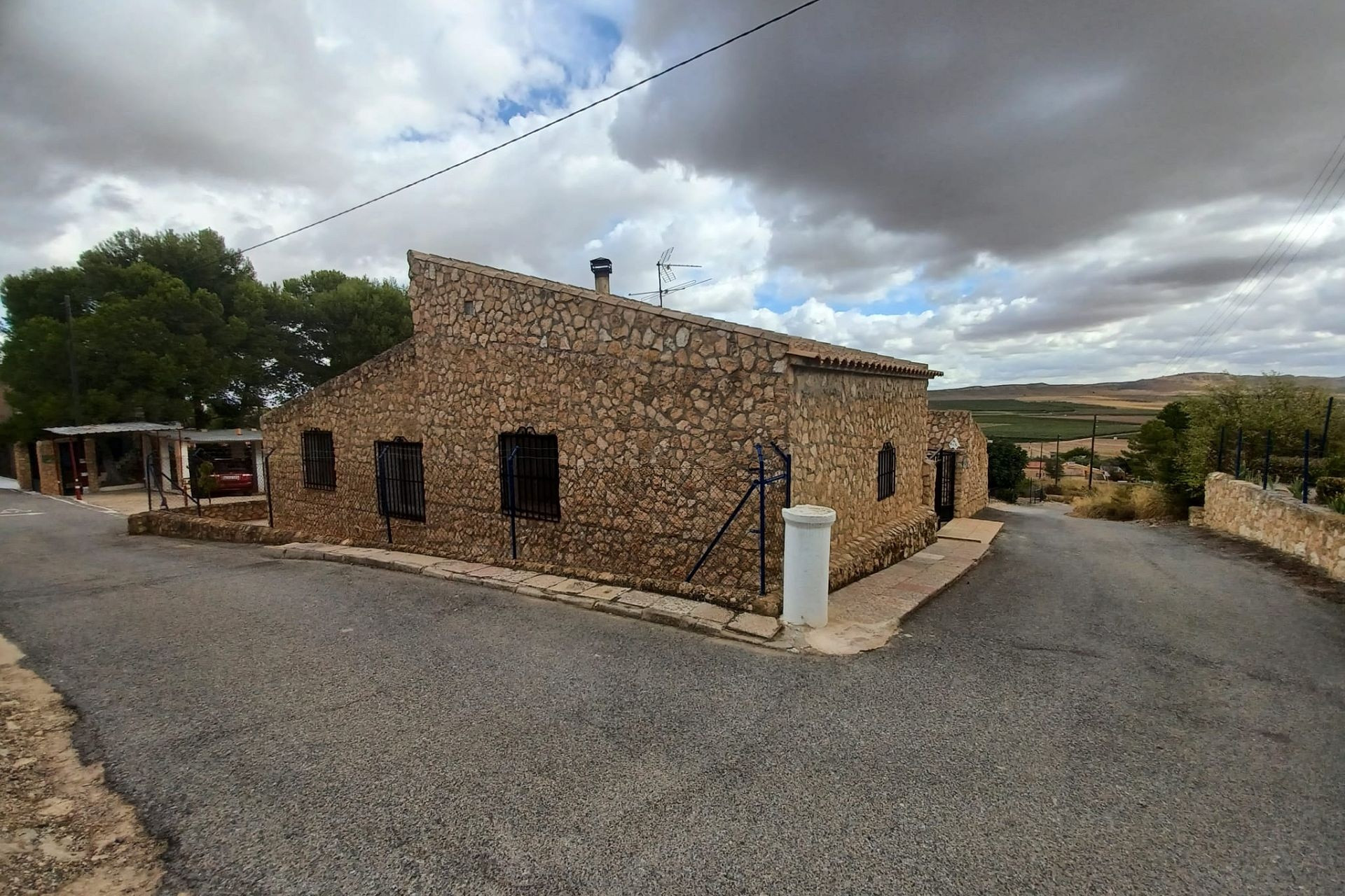 Revente - Maison de campagne -
Yecla