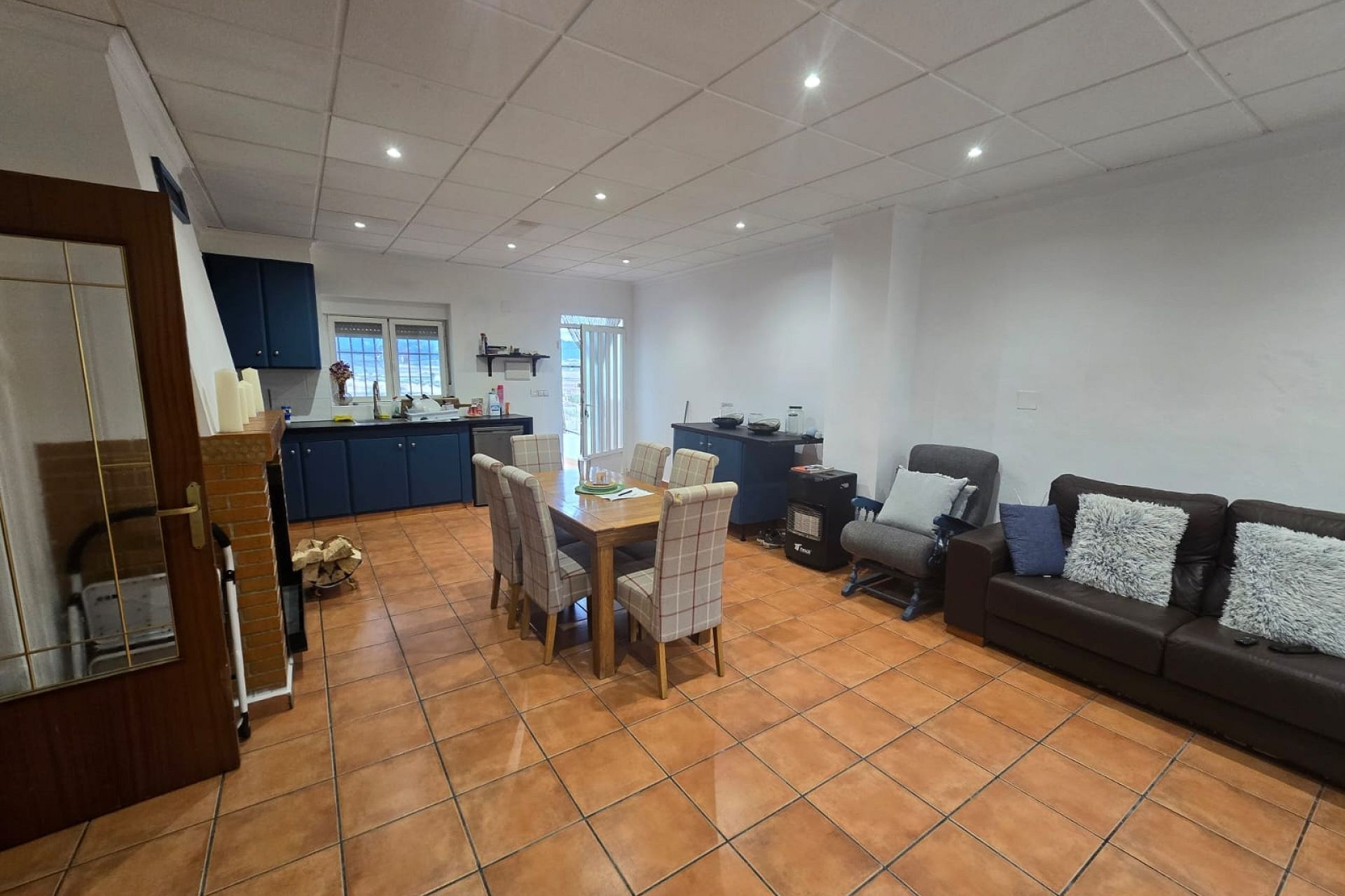 Revente - Maison de campagne -
Yecla