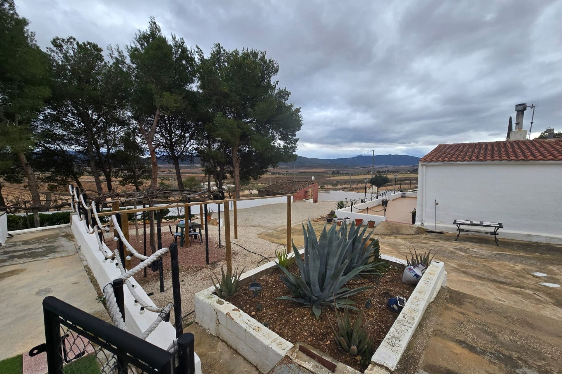 Revente - Maison de campagne -
Yecla