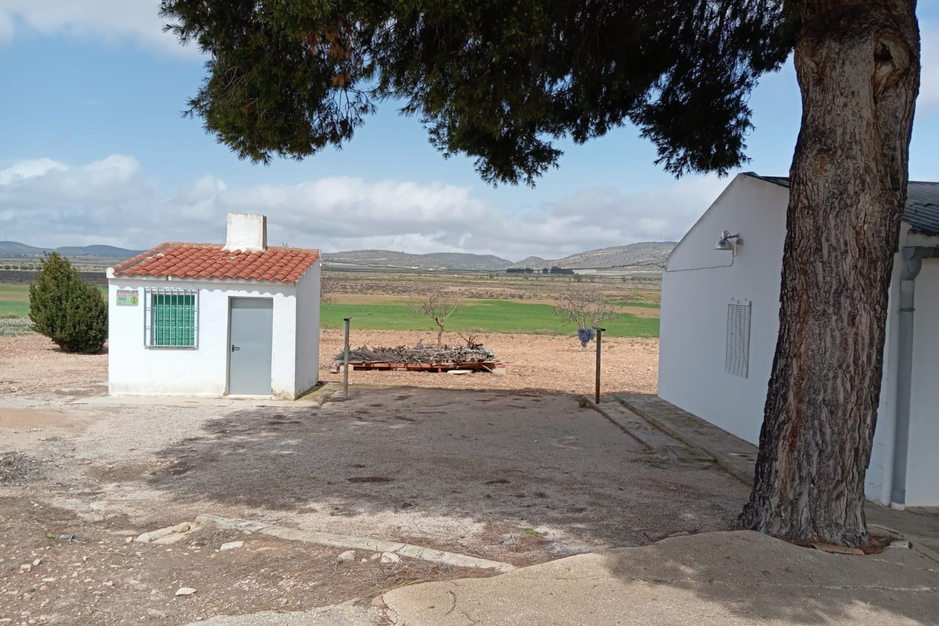 Revente - Maison de campagne -
Yecla