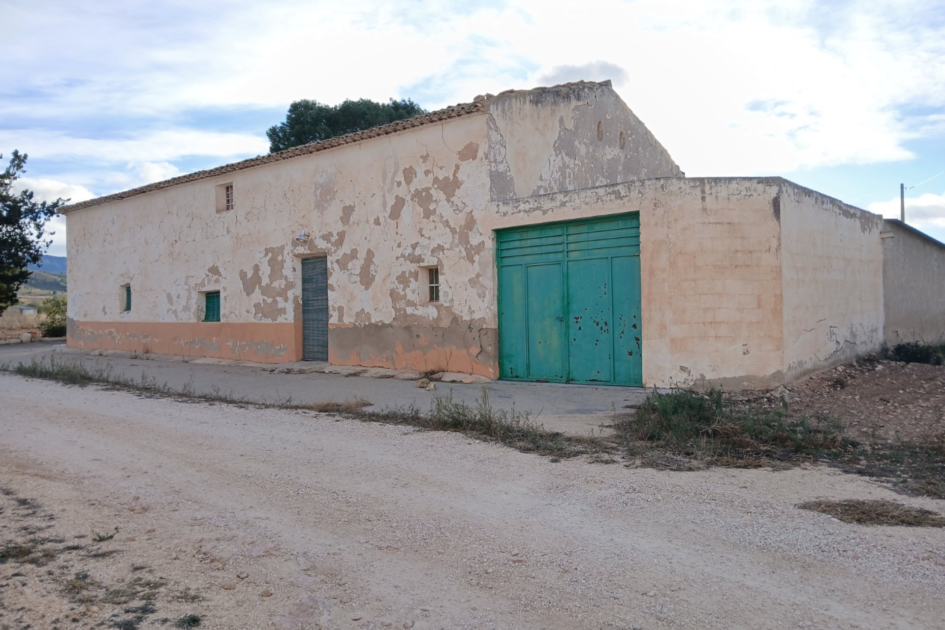 Revente - Maison de campagne -
Yecla