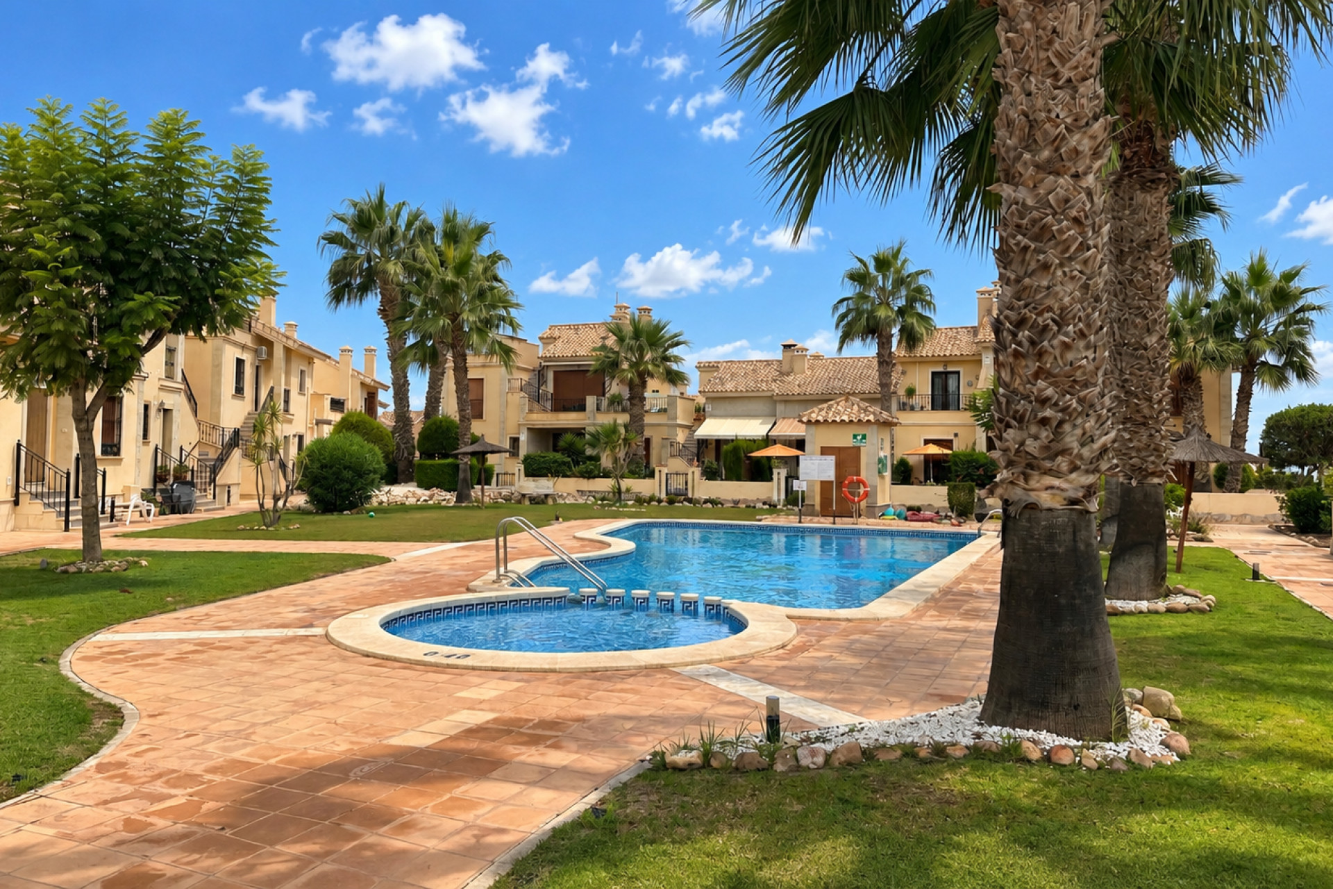 Revente - Maison mitoyenne -
Algorfa - Inland