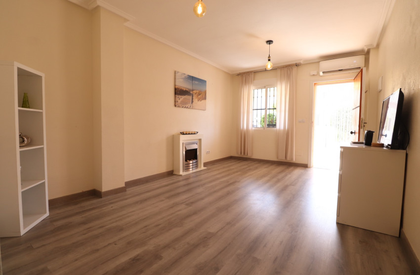 Revente - Maison mitoyenne -
Algorfa - Montemar