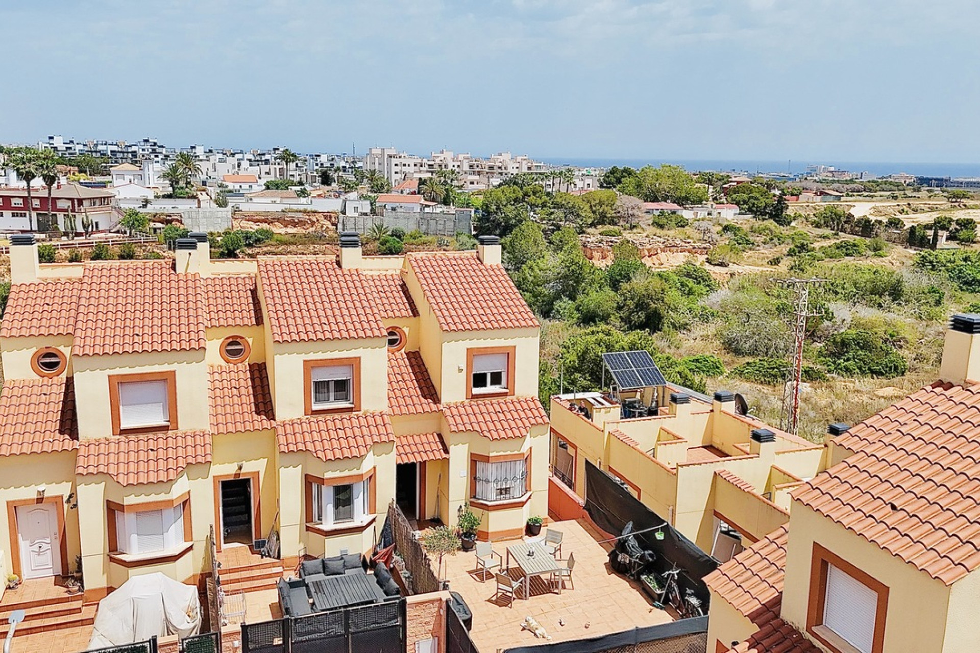 Revente - Maison mitoyenne -
Cabo Roig
