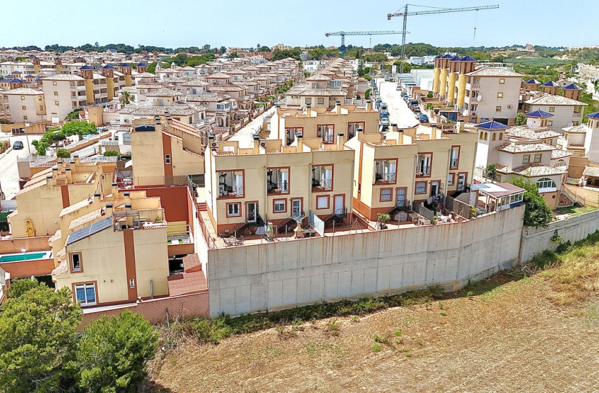 Revente - Maison mitoyenne -
Cabo Roig