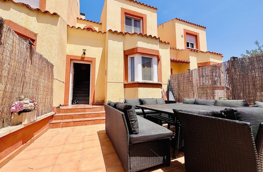 Revente - Maison mitoyenne -
Cabo Roig