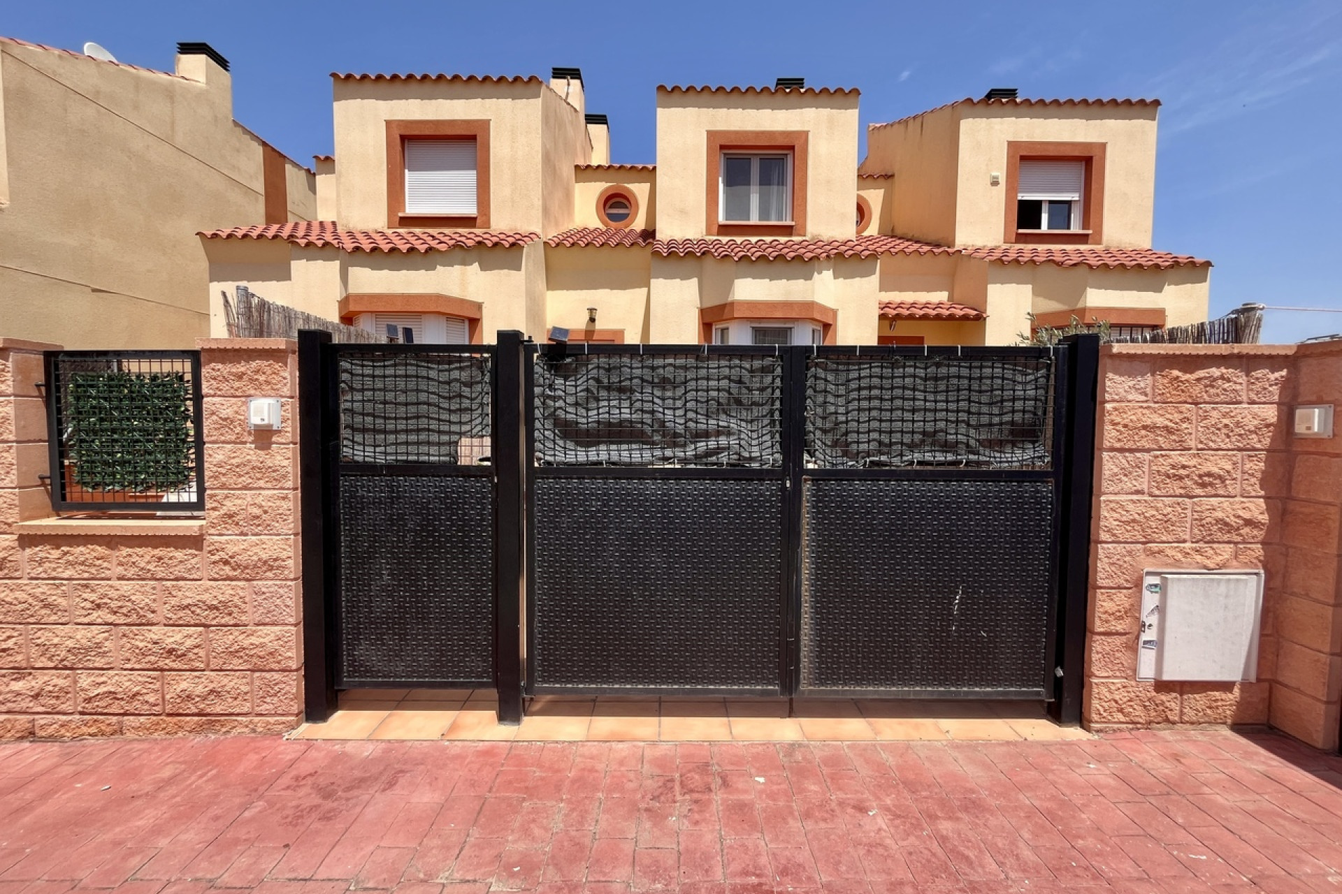 Revente - Maison mitoyenne -
Cabo Roig