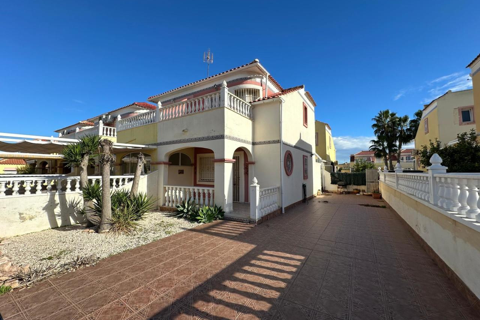 Revente - Maison mitoyenne -
Cabo Roig