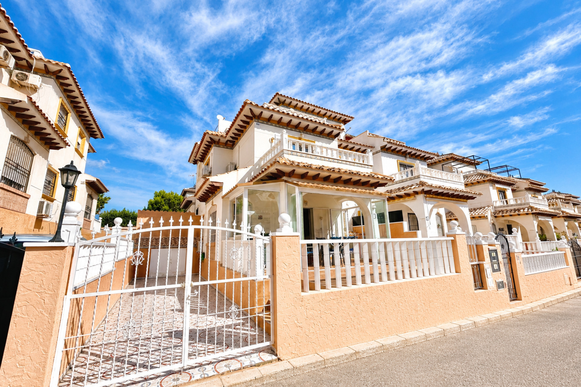 Revente - Maison mitoyenne -
Cabo Roig