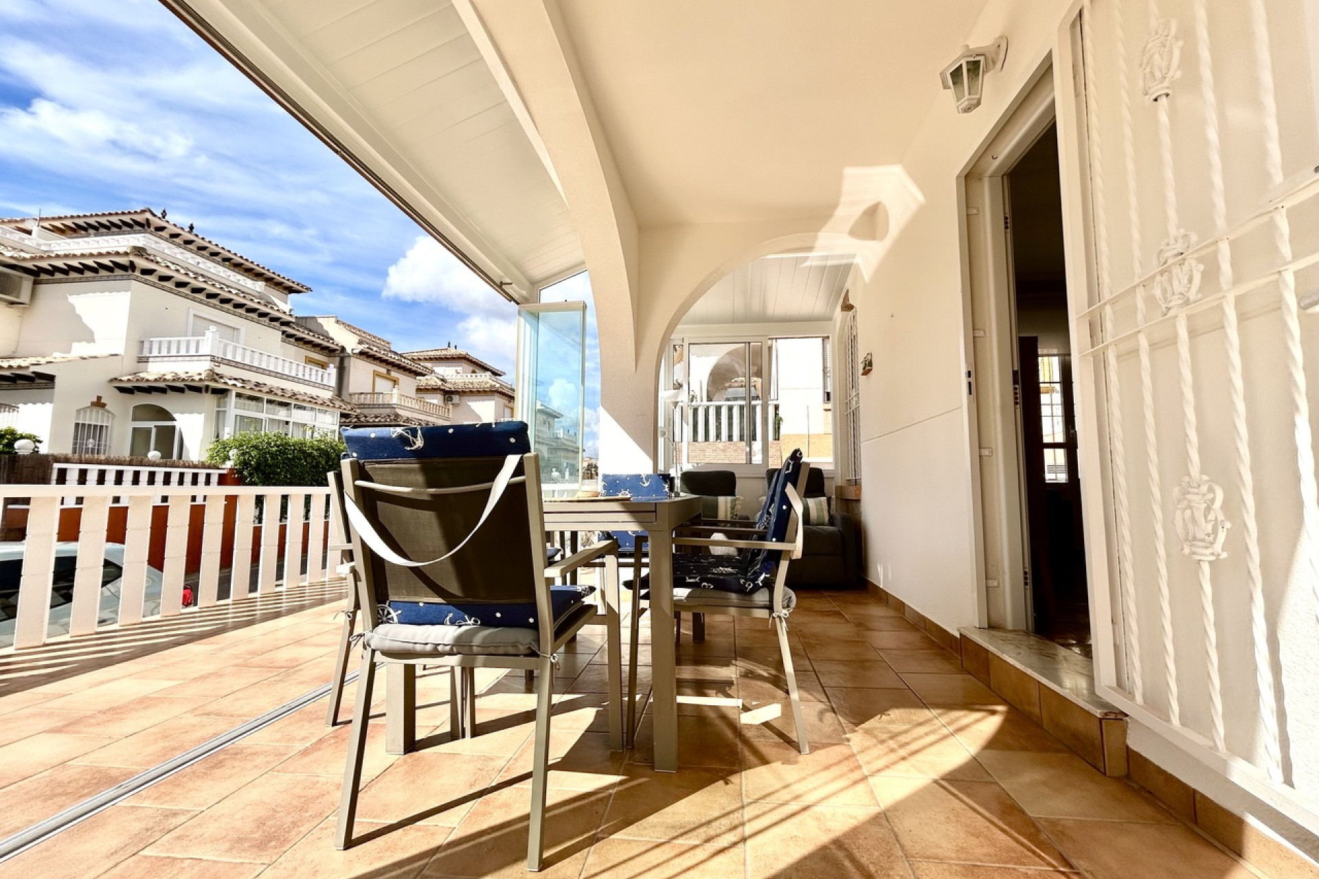 Revente - Maison mitoyenne -
Cabo Roig