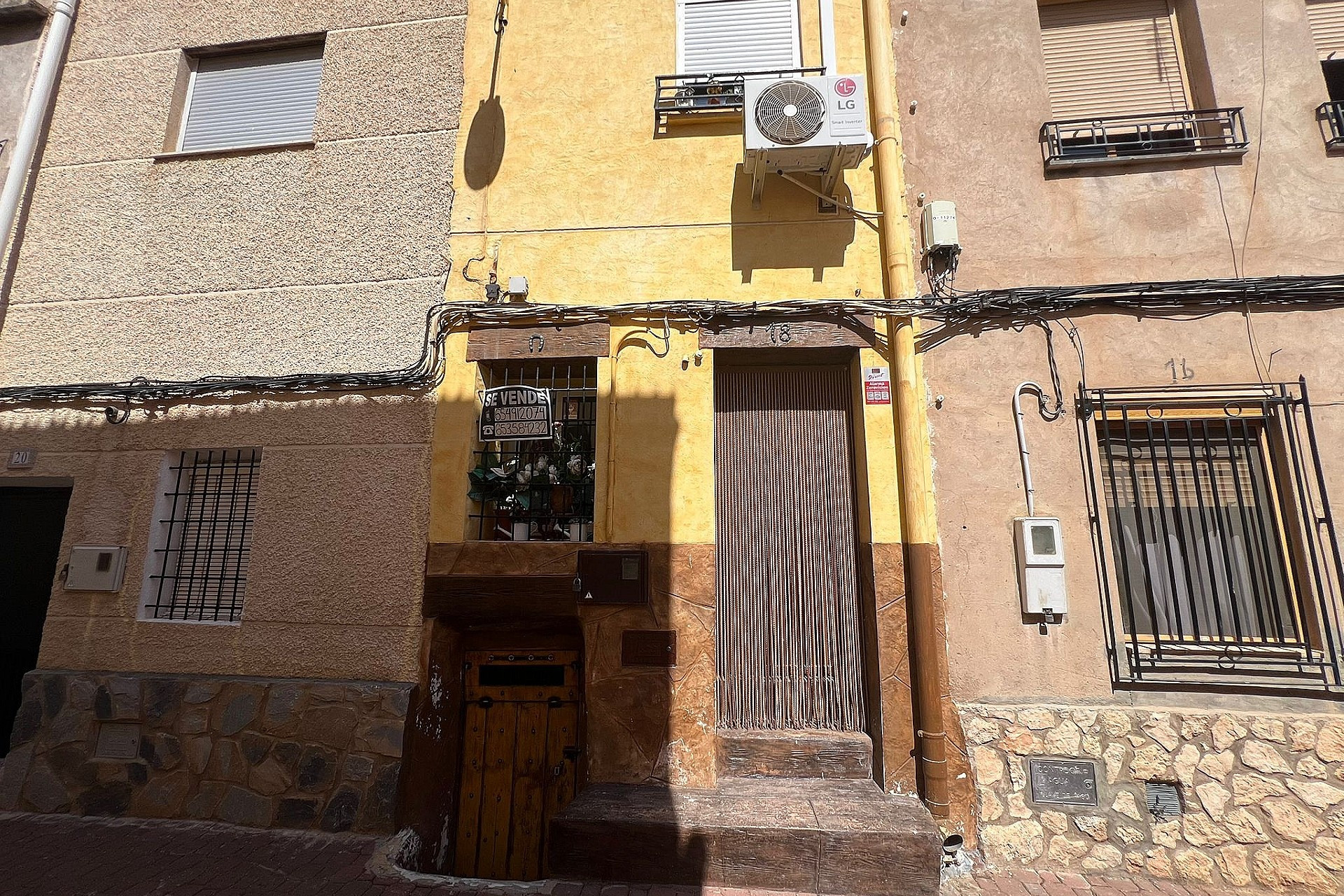 Revente - Maison mitoyenne -
Elche de la Sierra