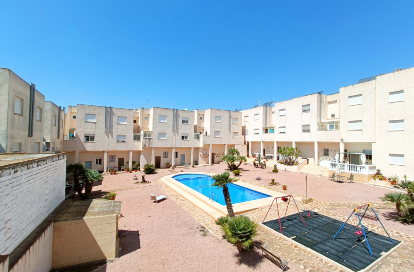 Revente - Maison mitoyenne -
Hondón de los Fráiles