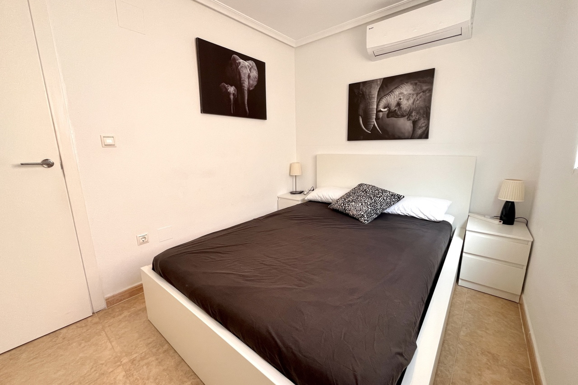 Revente - Maison mitoyenne -
La Mata