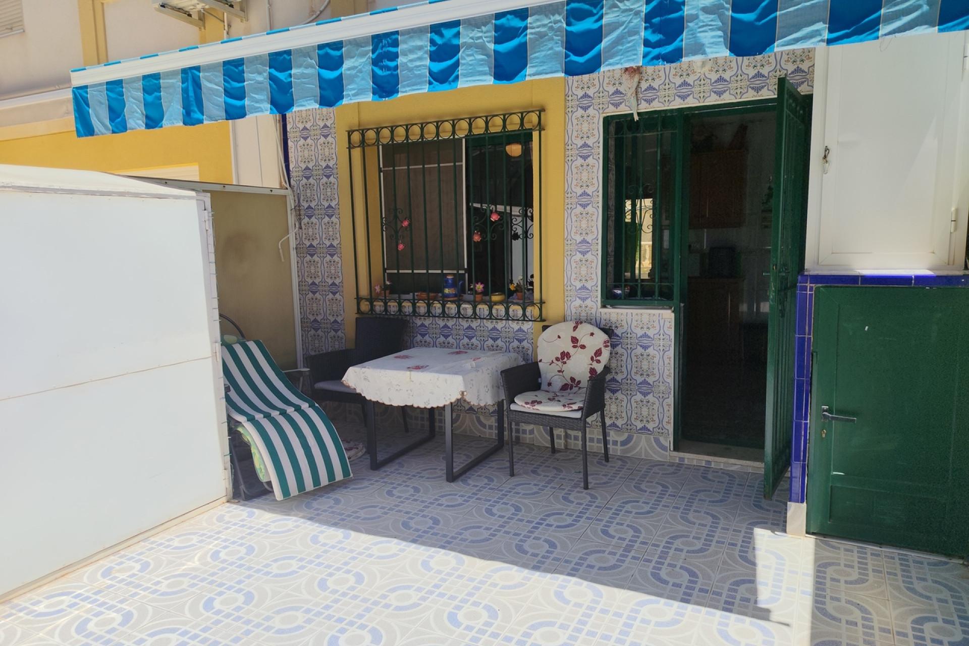 Revente - Maison mitoyenne -
La Zenia