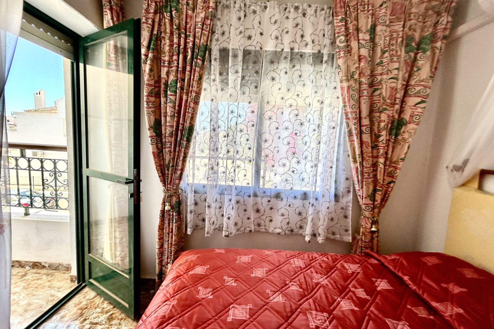 Revente - Maison mitoyenne -
La Zenia