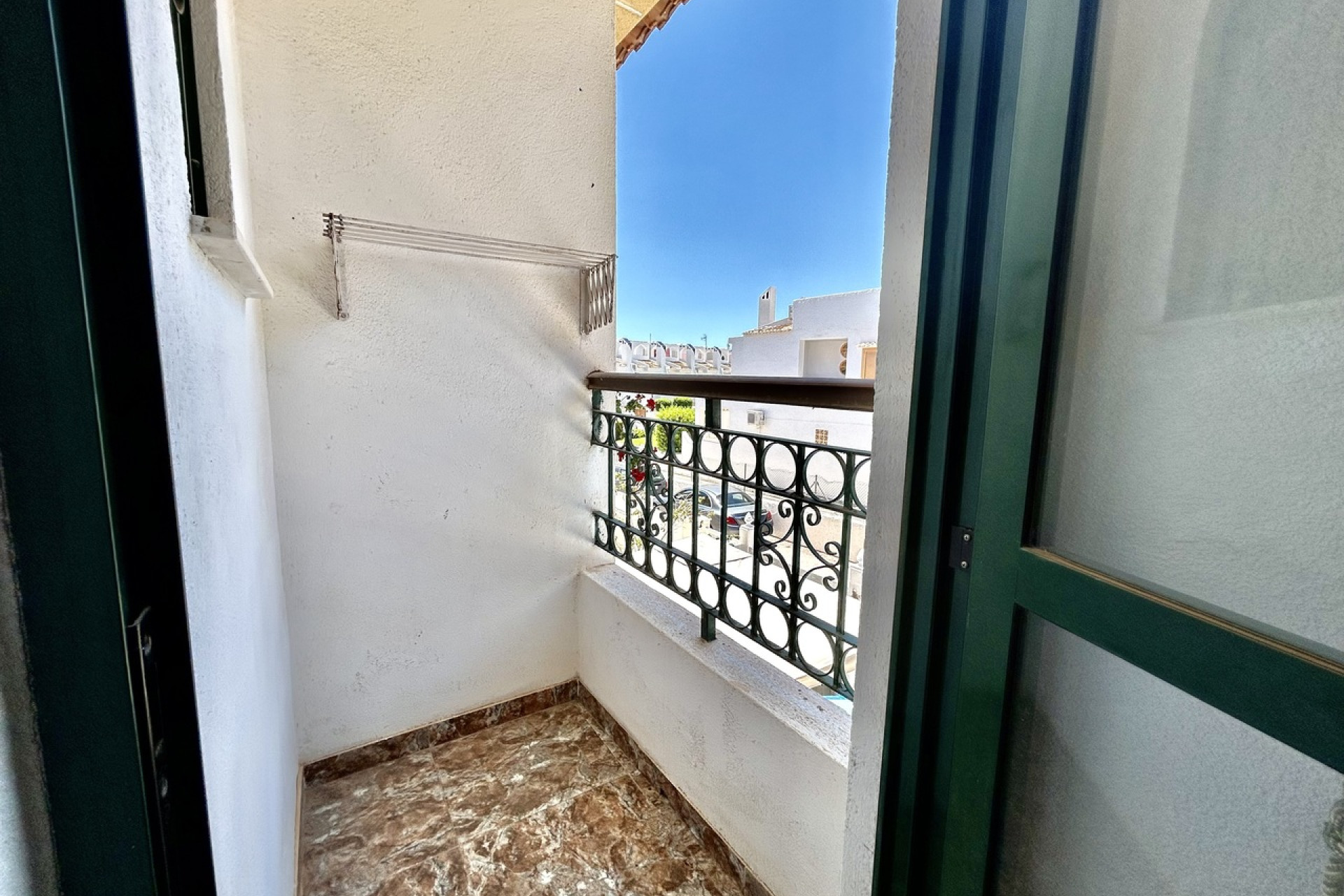 Revente - Maison mitoyenne -
La Zenia