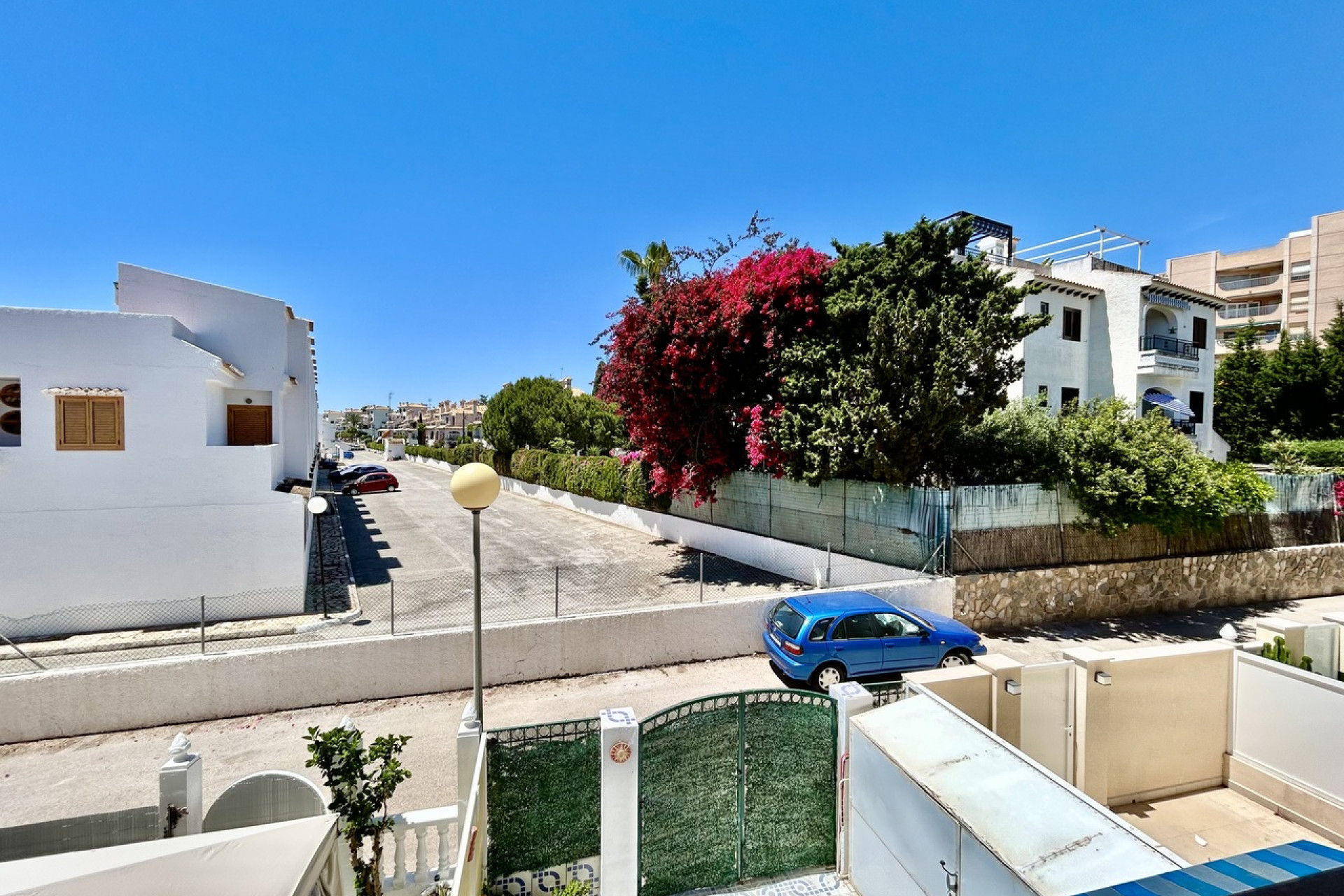 Revente - Maison mitoyenne -
La Zenia